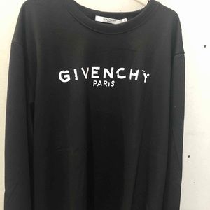 Worn once. Excellent sweatshirt